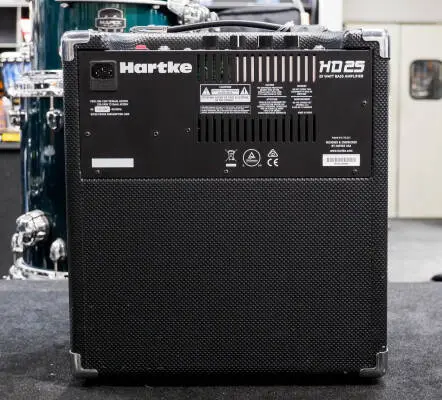 Hartke - HD25 25W 8'' Bass Combo 2